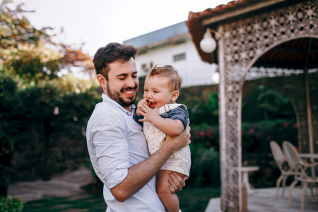 Aprovada licença-paternidade de 20 dias; veja regras e quando começa a valer
