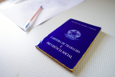 Trabalho formal cresce 19,1% desde 2023, com 10,1 milhões de novos vínculos