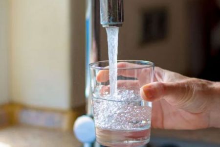 Bebendo veneno sem saber: 1 a cada 4 cidades brasileiras tem água contaminada por agrotóxicos