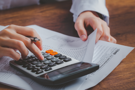 Boa notícia para o bolso: bandeira tarifária de luz cai em dezembro