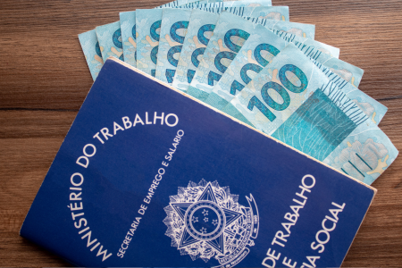 CCJ do Senado aprova PEC que acaba com jornada 6x1